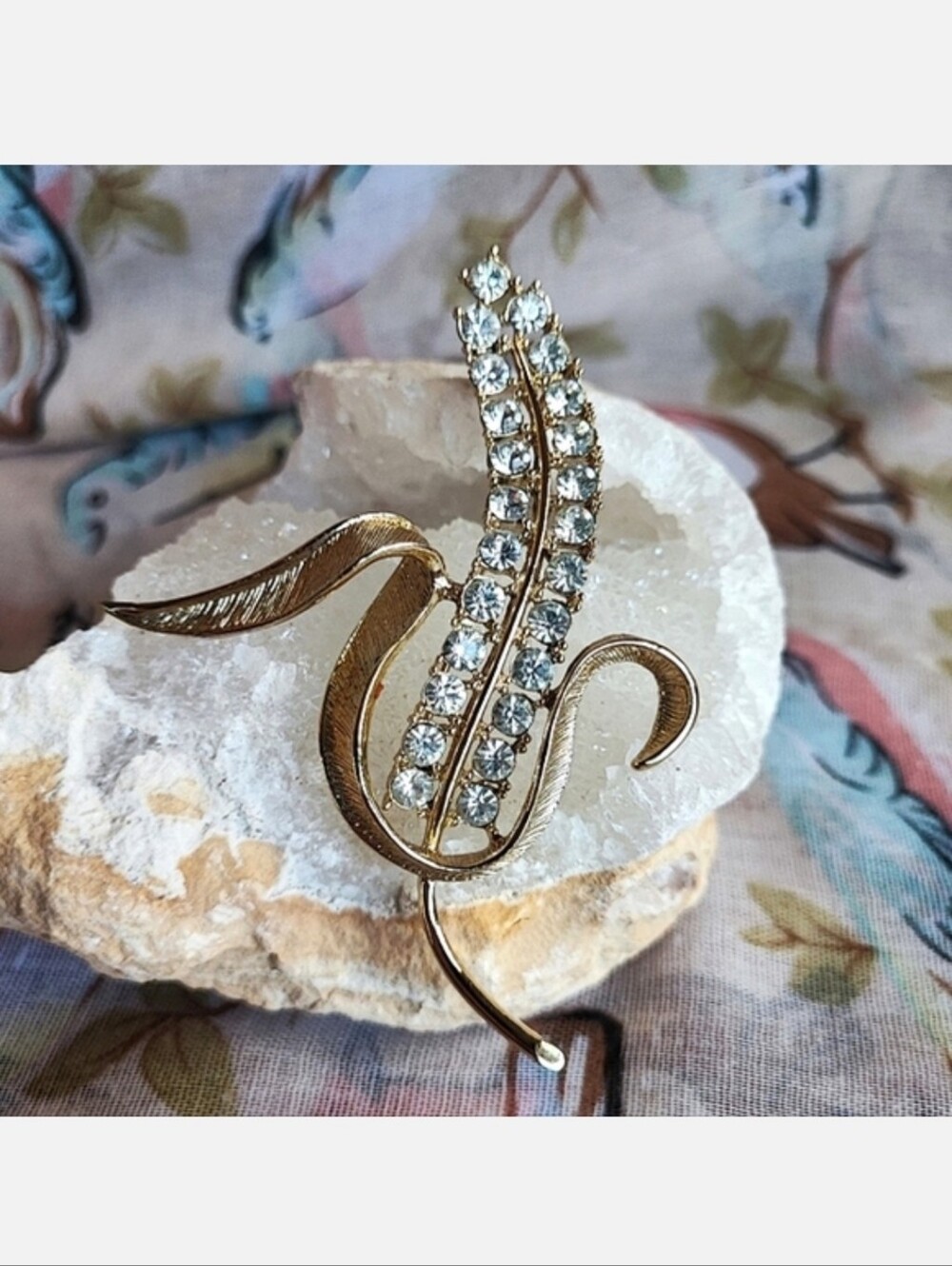 Sarah Coventry Signed Gold Tone Crystal Clear Rhinestone Corn Vintage Brooch